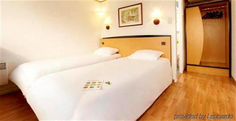 Campanile Annecy ~ Metz-Tessy Hotel Exterior photo